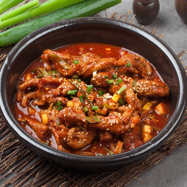 후기보장 중독성있게 불 매운맛 직화 국물닭발 오돌뼈 닭갈비 닭볶음탕 제육볶음