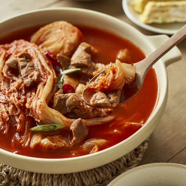 통돼지 다발김치찌개