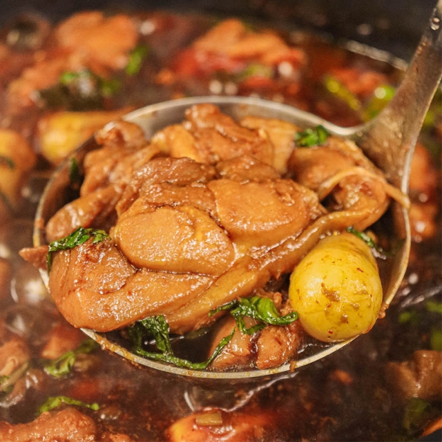 집에서도 넉넉히 26년 전통 순살 안동찜닭