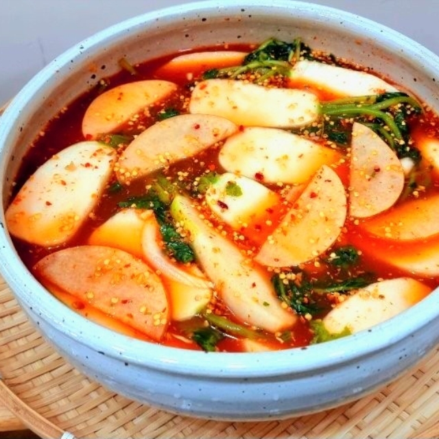 시원한 계절김치!! 국물이 자박한 통무김치 