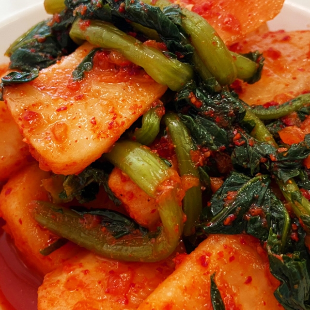 [특별행사] 아삭하고 진한 감칠맛 알타리 김치 1kg+1kg