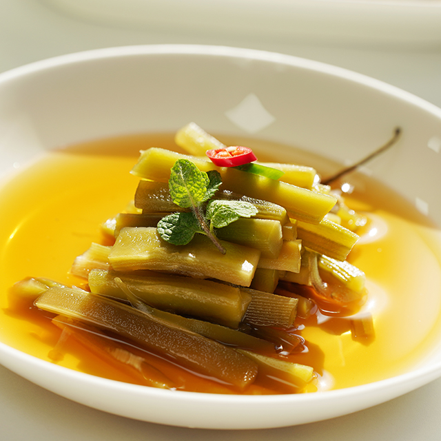 아삭오독 새콤달콤한 궁채장아찌