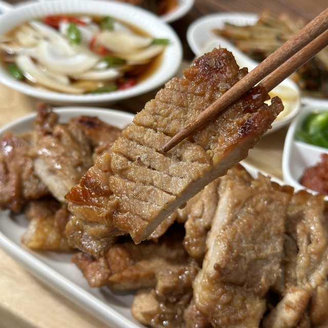 국내산 배를 품은 칼집 양념 목살왕구이